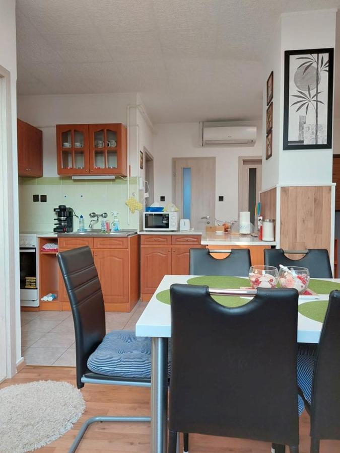 Nagcsalados Rozsa Apartman Balatonlelle Exterior foto